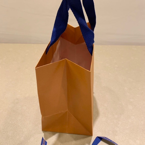 Authentic Louis Vuitton bag with Ribbon - Picture 4 of 11